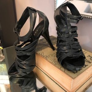 GUESS heels